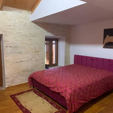 Willa Cheerful 4 Bedroom Villa With Patio